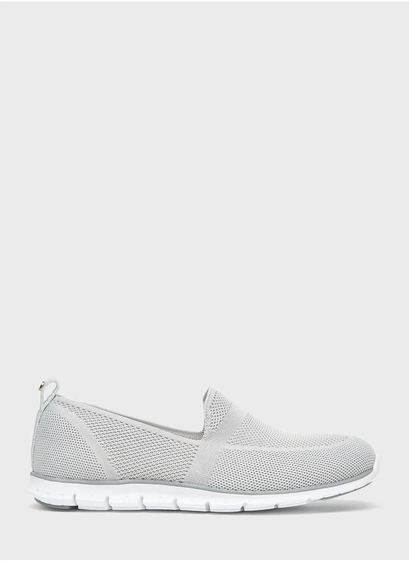 لو كونفورت Casual Slip Ons