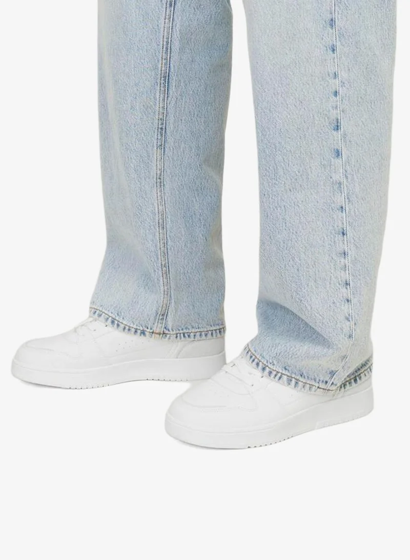 جاك اند جونز حذاء سنيكرز مزين بشعار مع رباط غلق