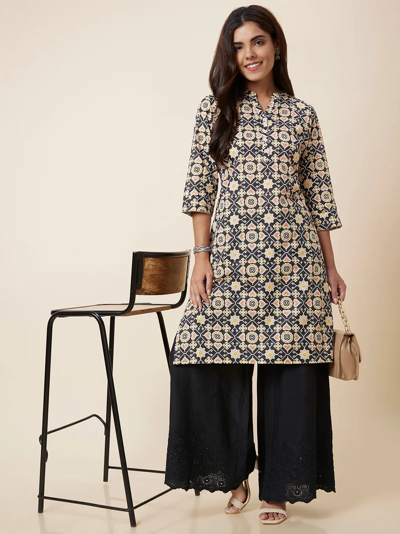 جلو باص Globus Women Black Ethnic Motifs Embroidered Flared Pure Cotton Ethnic Palazzos