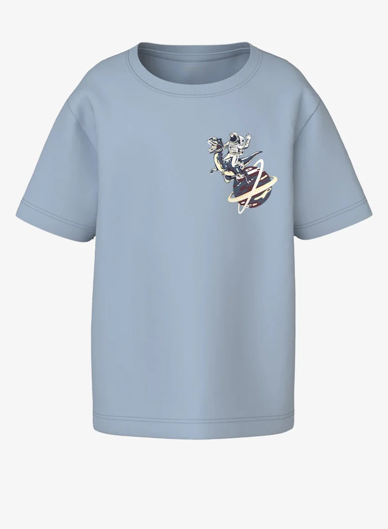 نيم ات تيشيرت جرافيك برقبة دائرية للأطفال