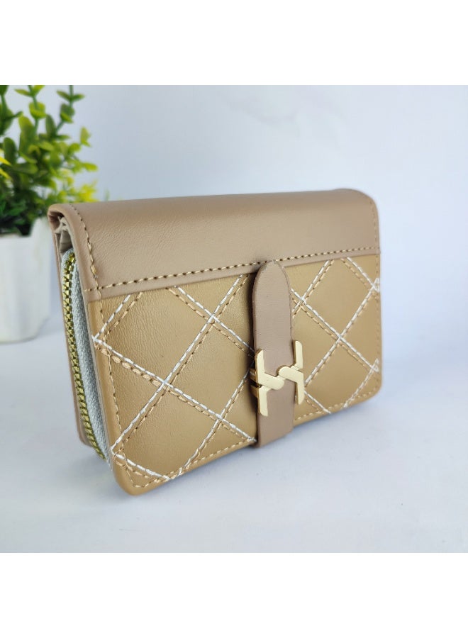 محفظة جلد نسائية فاخرة مقسمة من الداخل لتنظيم جميع أغراضك - Image 1