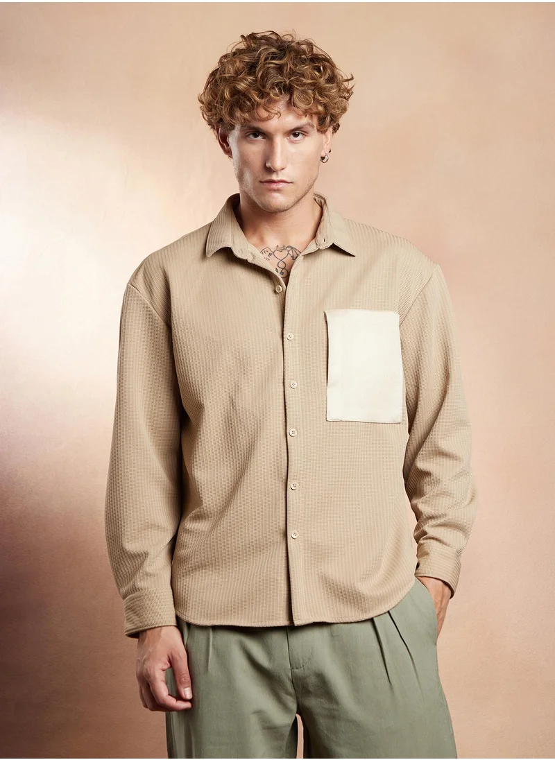 Campus Sutra Campus Sutra Men's Ecru Beige Block-Patch Oversized Shirt For Casual Wear | Spread Collar | Long Regular Sleeves | Button Closure | Oversized Shirt Crafted With Comfort Fit For Everyday Wear