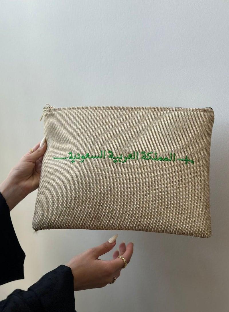 The Kingdom of Saudi Arabia pouch is suitable for iPad and books with an exclusive and luxurious design - Image 3