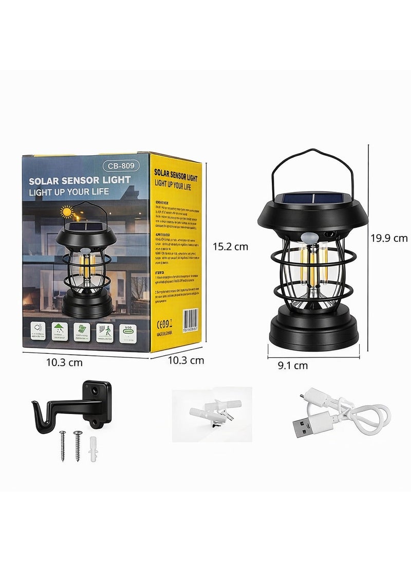 كوبا لمبة خارجية تعمل بالطاقة الشمسية مع حساس حركة إضاءة LED قوية بتصميم فانوس كلاسيكي، مقاومة للماء، شحن شمسي + USB-C، مثالية للحدائق والمداخل والتخييم - Image 1