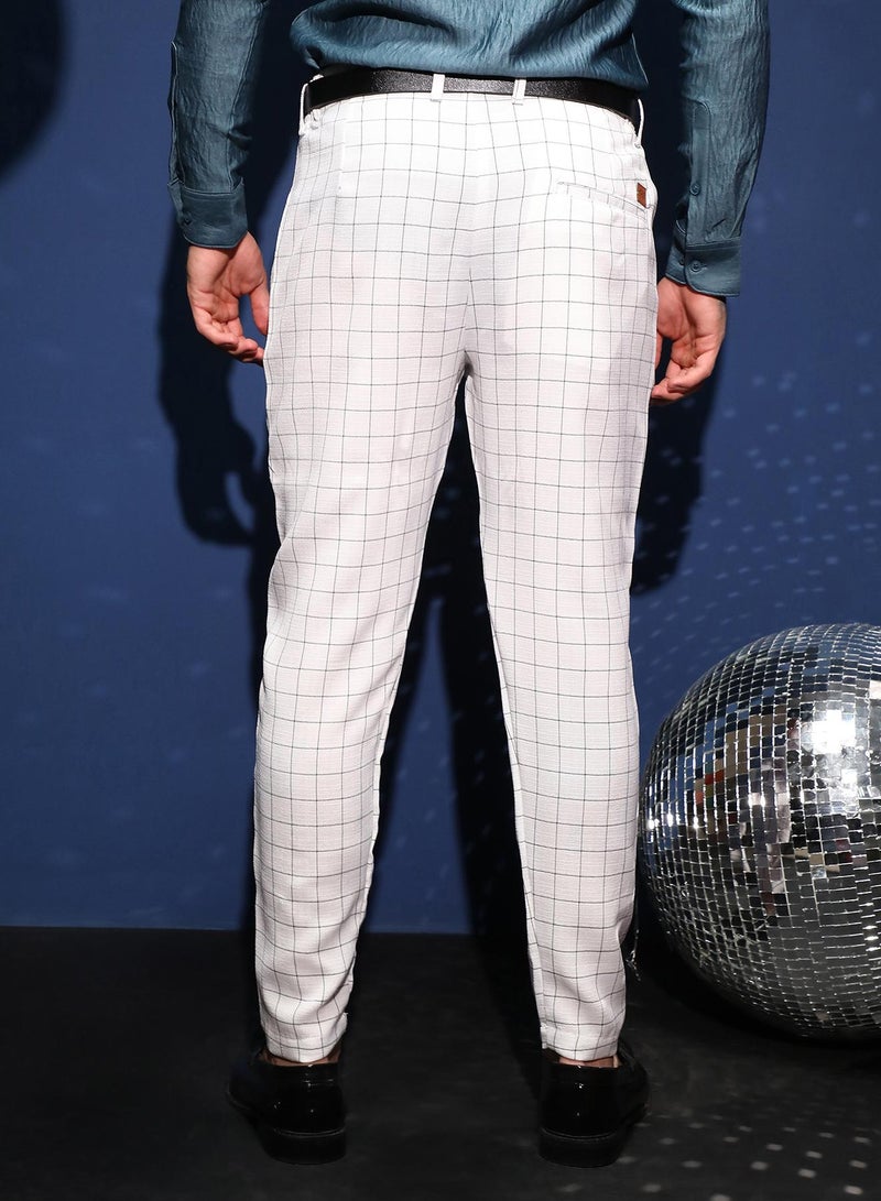 Campus Sutra Men's Cream White Graph Tailored Trousers For Casual Wear | Mid-Rise | Regular Fit | Button Closure | Trousers Crafted With Comfort Fit For Everyday Wear  - Image 5