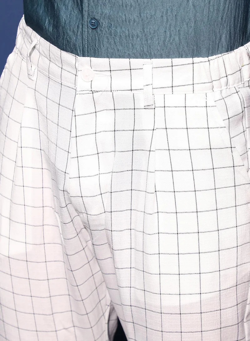 Campus Sutra Men's Cream White Graph Tailored Trousers For Casual Wear | Mid-Rise | Regular Fit | Button Closure | Trousers Crafted With Comfort Fit For Everyday Wear