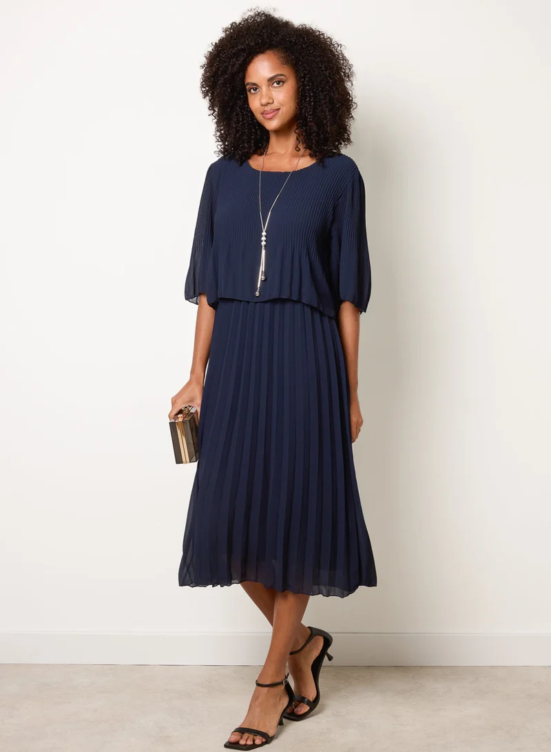 بلو فانيلا Pleated Short Sleeve Dress with Necklace
