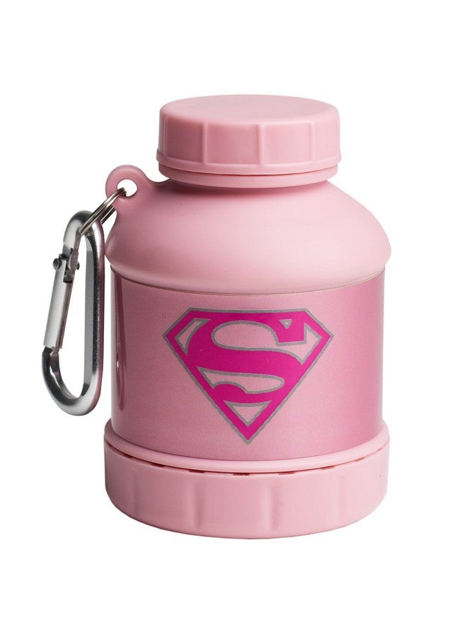 سمارت شيك حاوية تخزين مسحوق البروتين Whey2Go Supergirl من Smartshake Justice League 50 جرامًا - قمع زجاجة رج خالية من مادة BPA لمسحوق بروتين مصل اللبن + مشروبات البروتين 110 مل، هدايا DC Comics Supergirl للنساء - Image 1