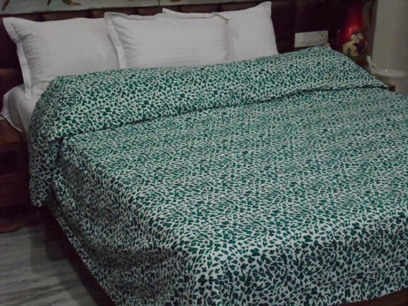 Snuggle Abstract Print Heavy Dohar : 230CM * 250CM - Image 2