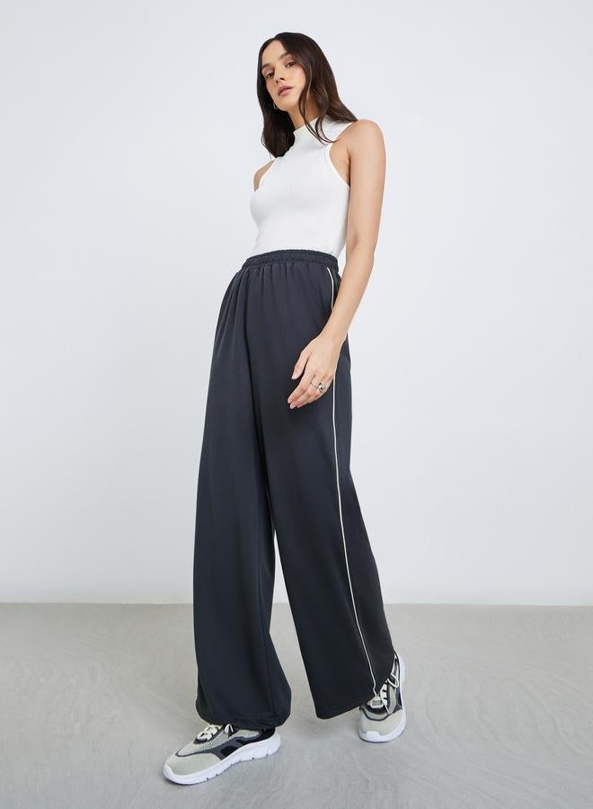 Styli Women Charcoal Wide Leg Joggers with Contrast Piping Detail - Image 2