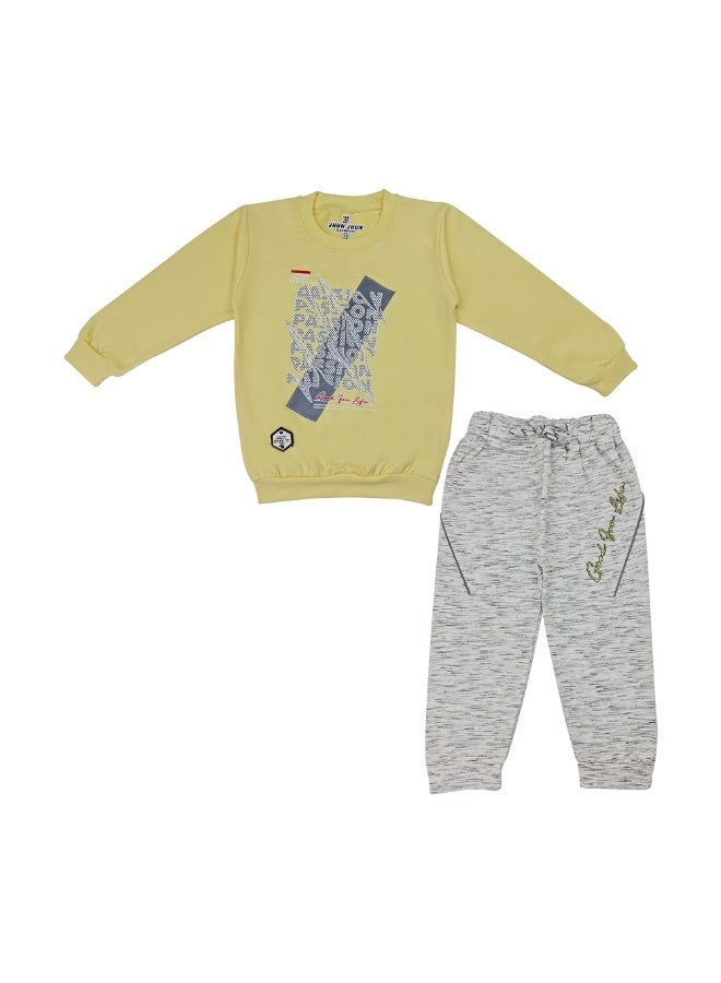 طقم كاليفورنيا للأولاد من القطن مكون من قطعتين، سويت شيرت بطبعة جرافيكية "Passion" وبنطال رياضي رمادي، ملابس رياضية كاجوال بأكمام طويلة للارتداء اليومي، للأعمار من 1 إلى 6 سنوات - Image 1