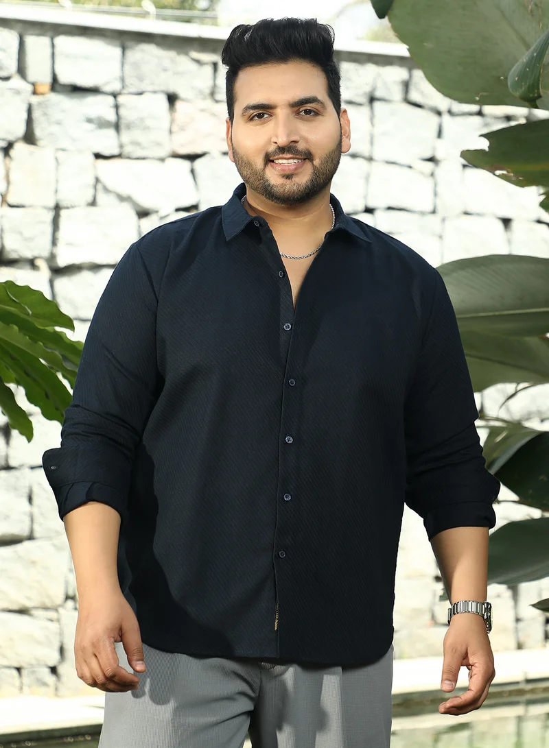 انستافاب بلس قميص رجالي كحلي بياقة مائلة للملابس الكاجوال