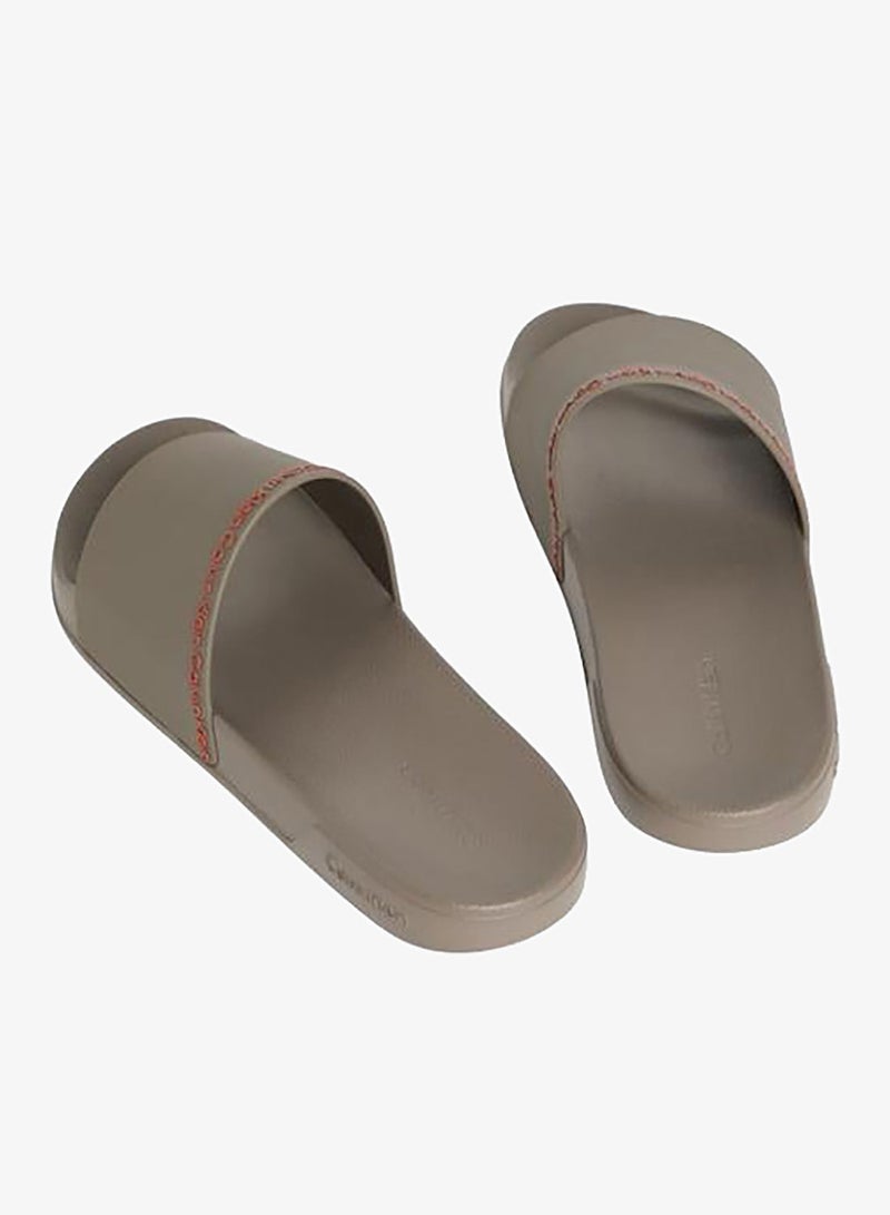 CALVIN KLEIN Essential Repeat Logo Pool Slides - Image 3