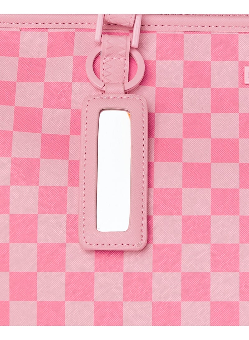 SPRAYGROUND حقيبة توت بباتش سمكة القرش الوردية من سبراي غراوند في باريس - Image 4