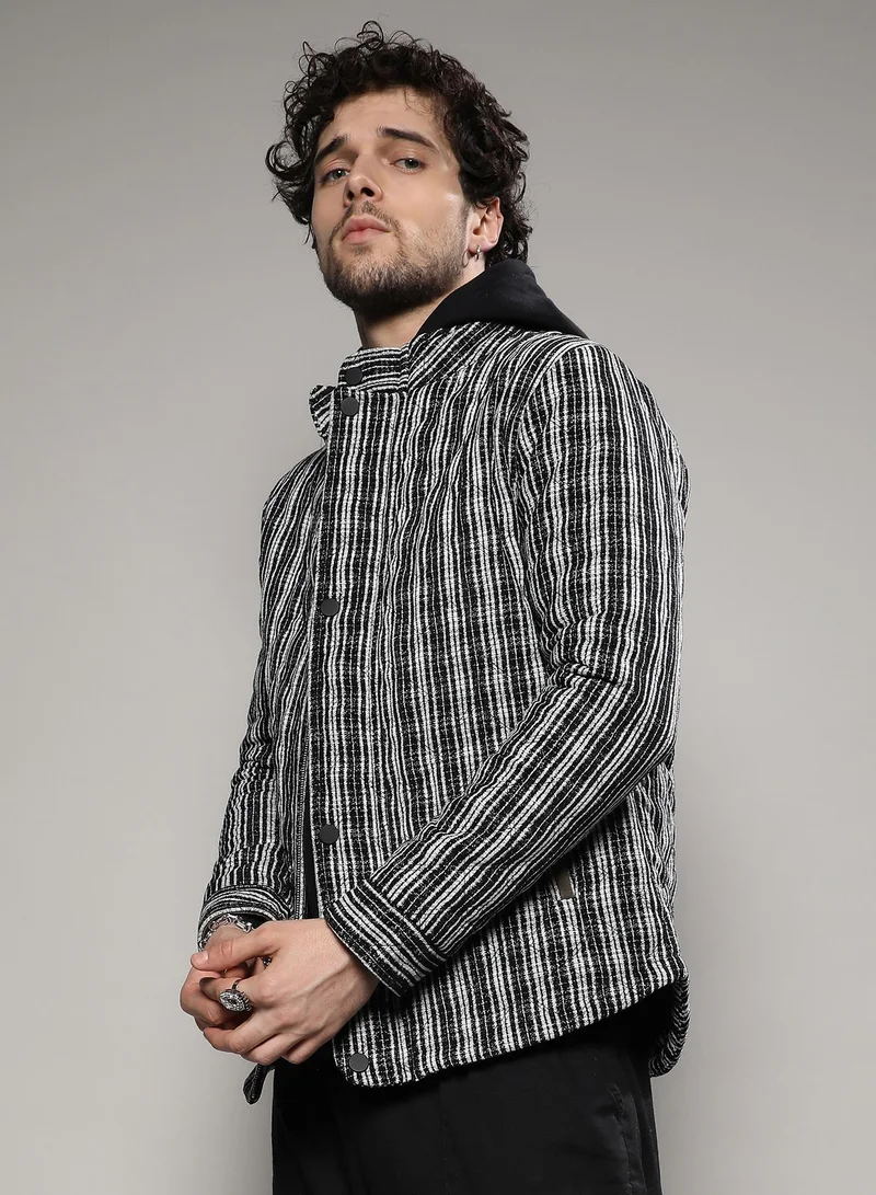 Campus Sutra Men's Carbon Black & Chalk White Multitrack Striped Quilted Jacket