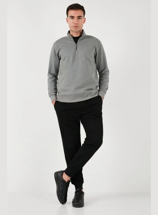 بوراتي سويت شيرت رجالي بياقة واقفة وسحاب نصي من قطن بوراتي