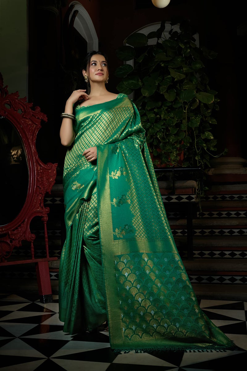 Vardha Women's Kanjivaram Silk Saree With Blouse Piece, Zari Woven Green Sari Anamika Silk, 400 - Image 3