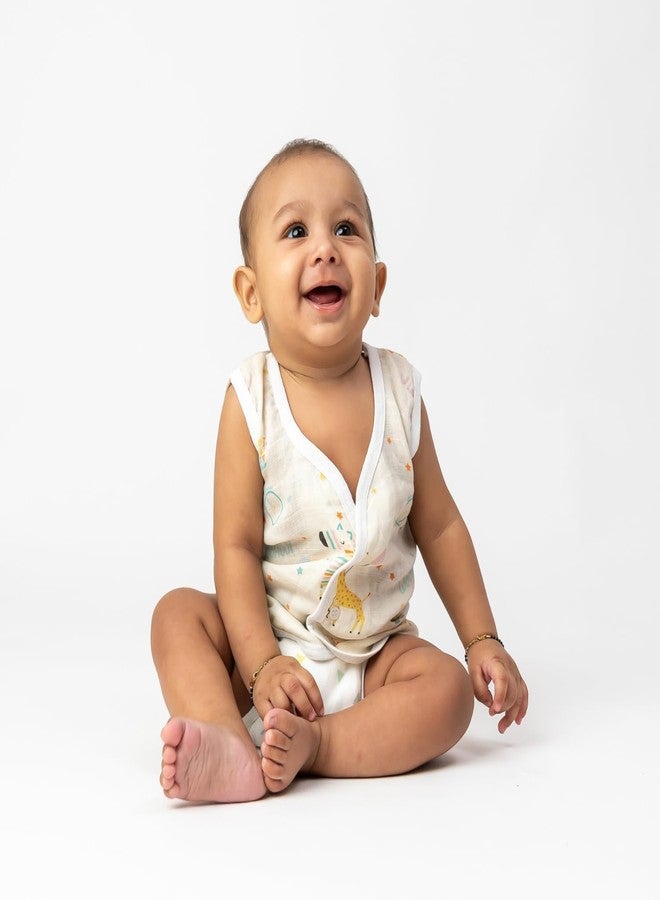haus & kinder طقم ملابس داخلية وحفاضات من القطن الموسلين للأطفال من هاوس آند كيندر - 6 قطع | طبعة استوائية ملتوية | مقاس متوسط، 3-6 أشهر | أساسيات ناعمة وجيدة التهوية لحديثي الولادة - Image 2