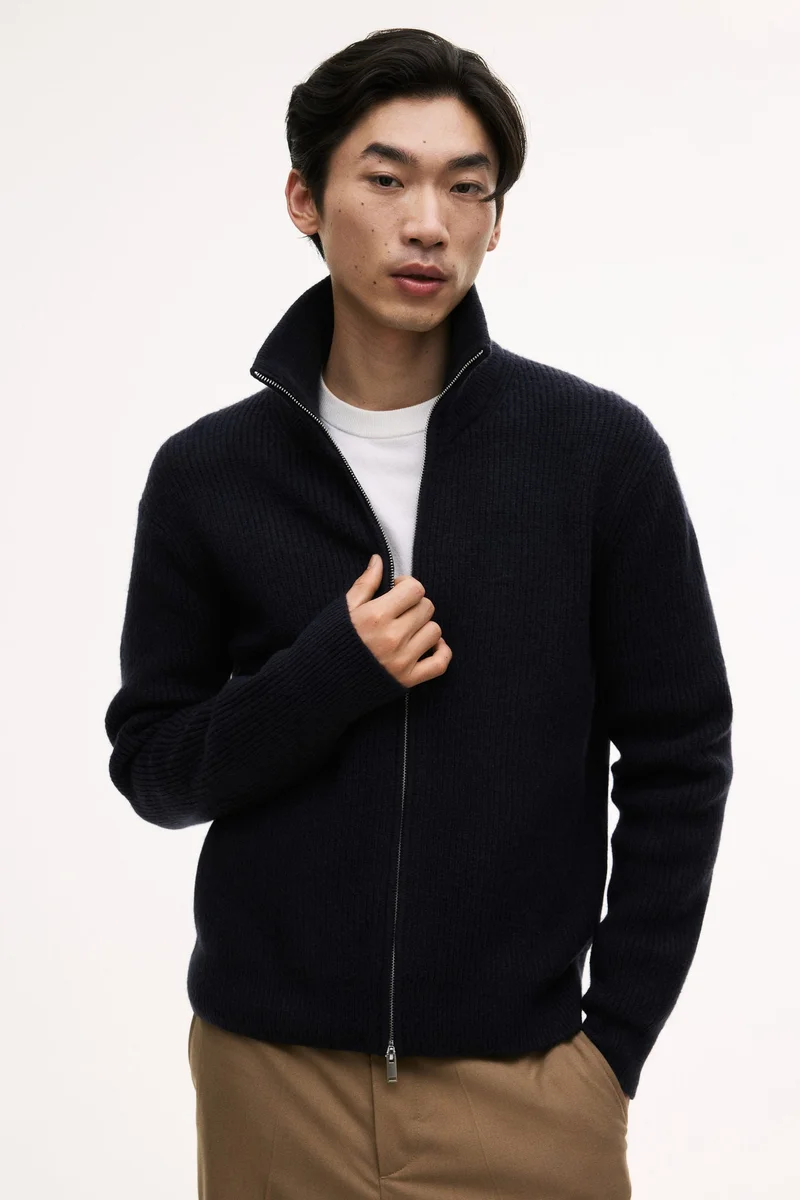 اتش اند ام كارديغان بسحاب علوي وقصة عادية