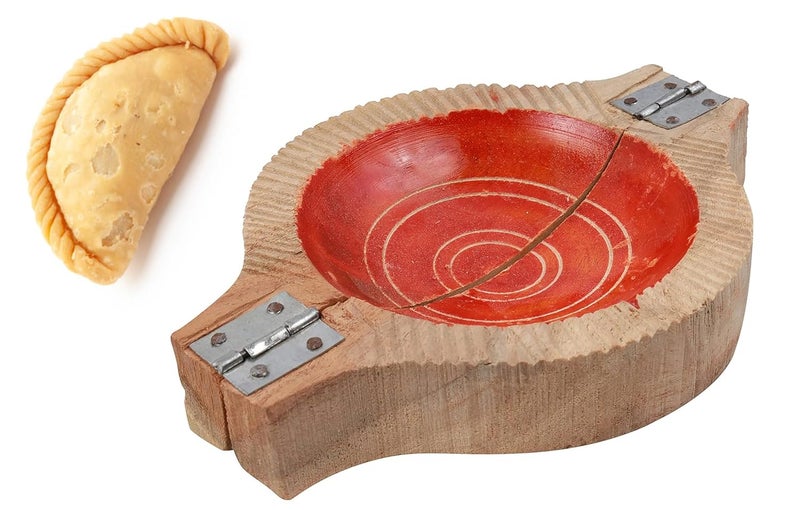 Ervio Ervio Wooden Gavvalu Sweet and Gujiya Maker Board Gavvalu Peeta Chekka Pasta Maker Sweet Shells Maker Mould for Kajjikayalu Gughara Karanji Maker Handicrafts Kitchen Tool  - Image 2