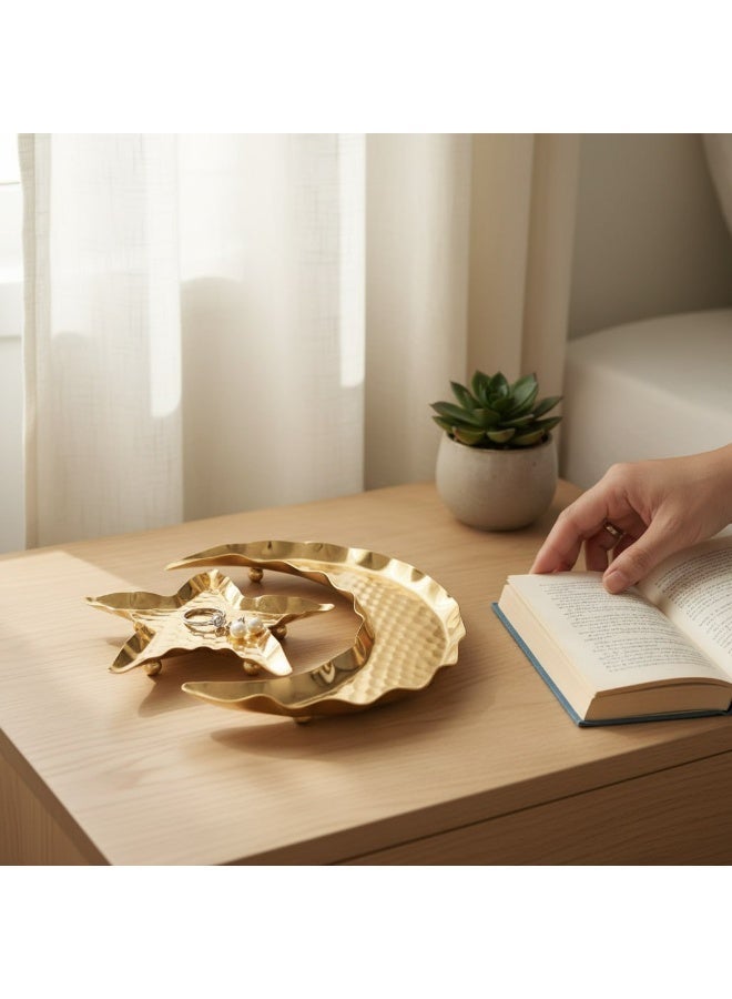 طقم أطباق تقديم رمضانية ذهبية قطعتين  تصميم هلال ونجمة  مثالي للتمور والمكسرات - Image 2