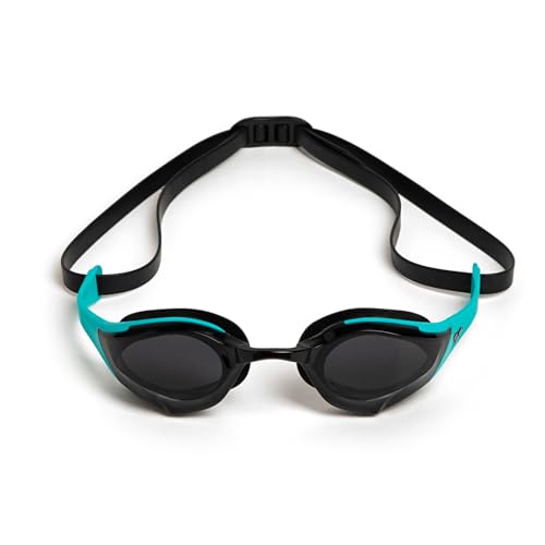 نظارات السباحة المضادة للضباب من ARENA للرجال والنساء بتقنية Cobra Edge Swipe مع عدسات غير عاكسة من البولي كربونات باللون دخاني وبلون الببغاء الأسود