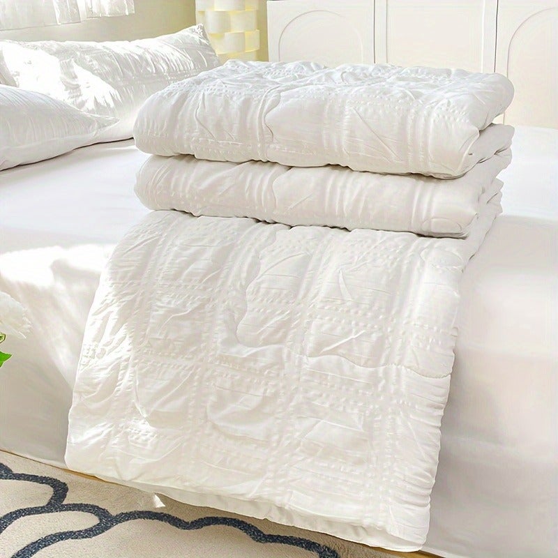 Lightweight Summer Quilt - Breathable Seersucker, Soft & Comfortable Bedding for All Seasons, Perfect for Bedroom Decor - Image 3