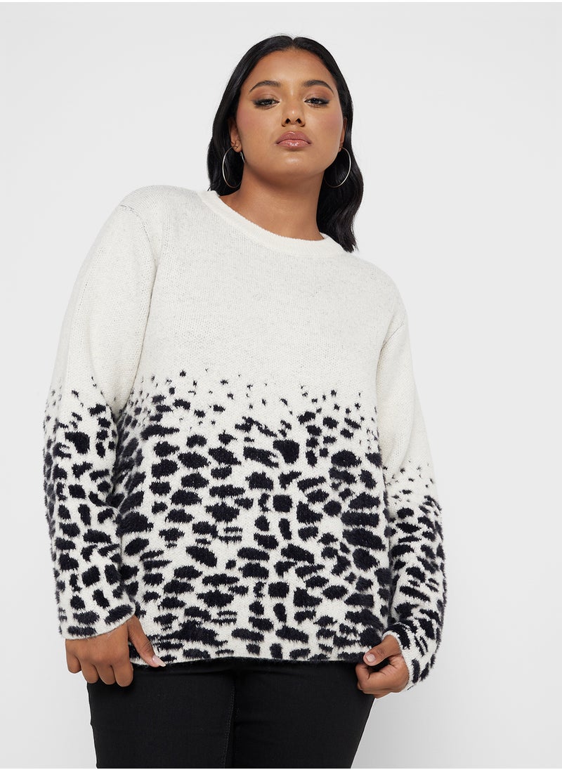 Only Carmakoma - Crew Neck Printed Sweater - Image 1