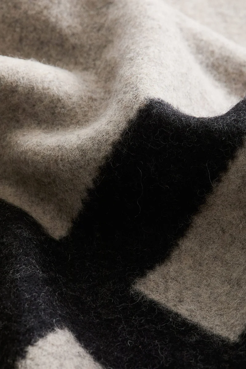 اتش اند ام غطاء وسادة من مزيج الصوف