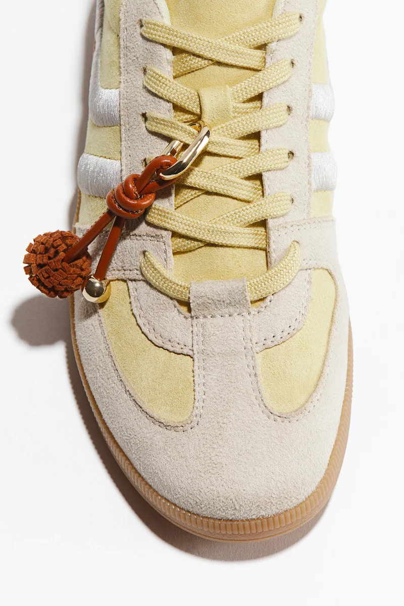 Shoe charm