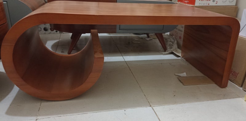 Chairo Modern Coffee Table with Unique Styling  .90 cm length, 55 cm width, and 45 cm height . - Image 3