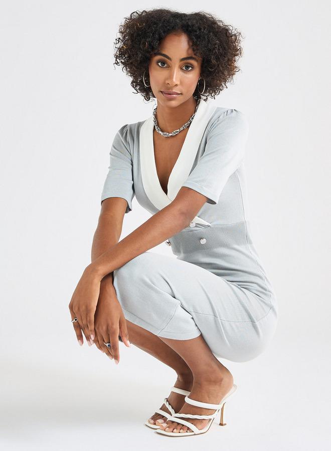 سبلاش فيڤ فستان سادة بياقة طويلة وأكمام قصيرة وتفاصيل أزرار - Image 2