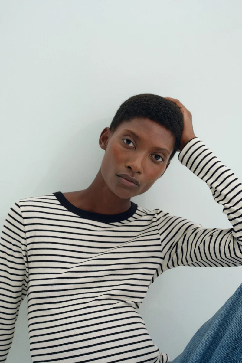 اتش اند ام بلوزة من تشكيلة ماما من الجيرسيه المرن