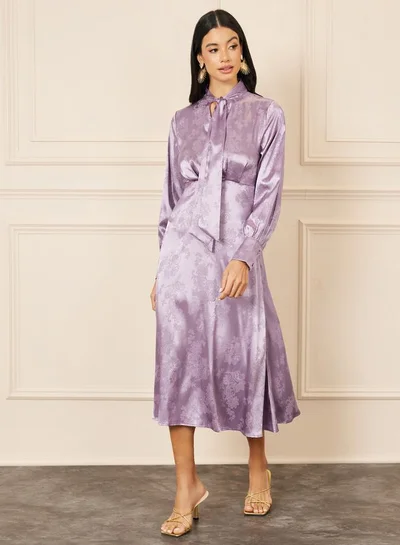 ستايلي فستان بربطة عنق بنقشة الزهور