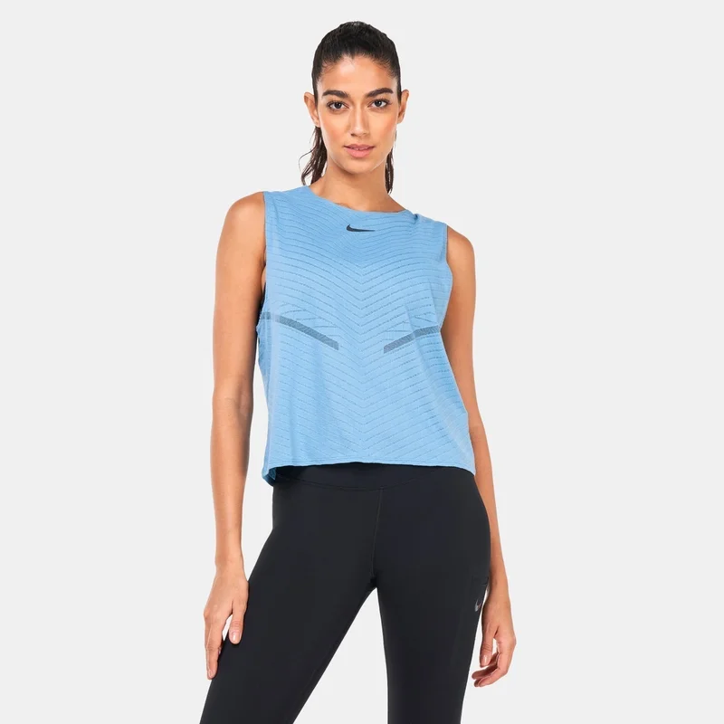 نايكي بلوزة نسائية بدون أكمام بتقنية دراي-فِت ادفانسد للركض من ديفيجن