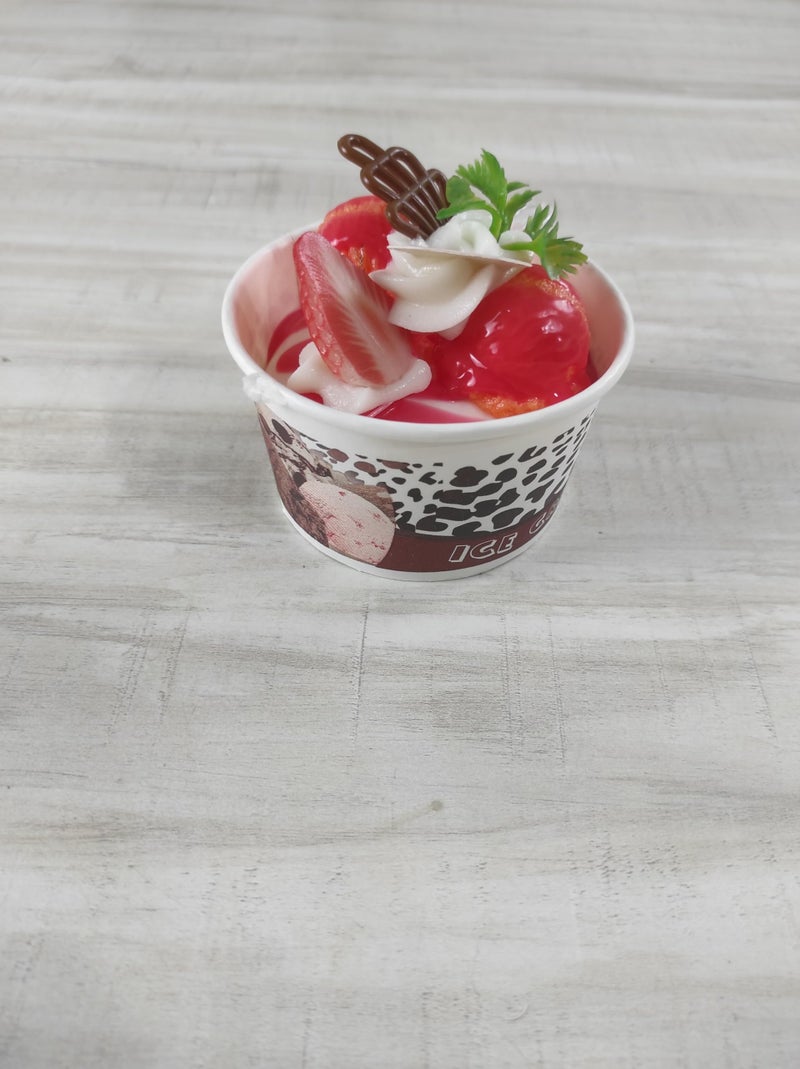 Real 3D Resin House Accessories Food Freeze Magnets Sticker Refrigerator Magnet Sticker Fake Ice Cream Cups Fridge, Kitchen Decor Cute Magnet Shapes Decorative (1, Strawberry Ice Cream) - Image 1