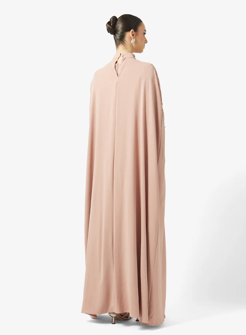 خزانة Embellished Cape Dress