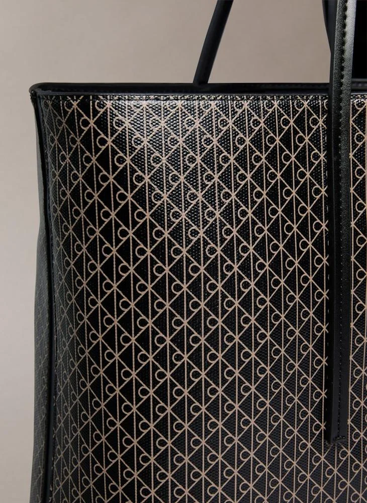 CALVIN KLEIN Aop Pouch On Strap Tote Bag