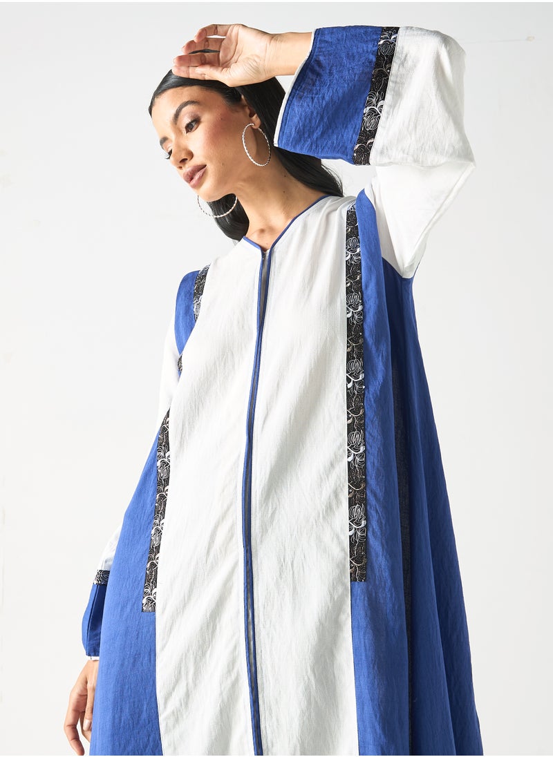 هدية المدينة  - عباية مطرزة باللونين مع الحجاب - Image 1