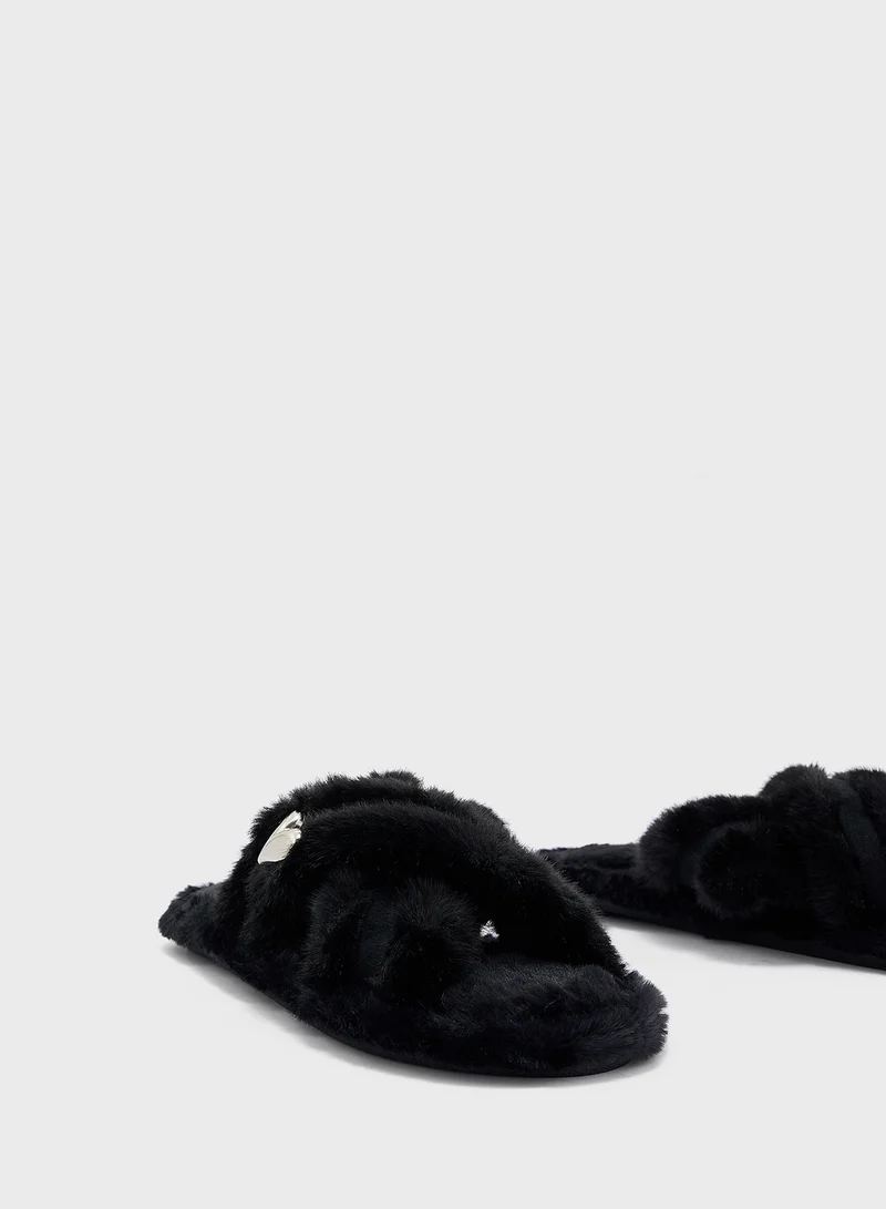جينجر Heart Trim Crossover Fluffy Bedroom Slipper