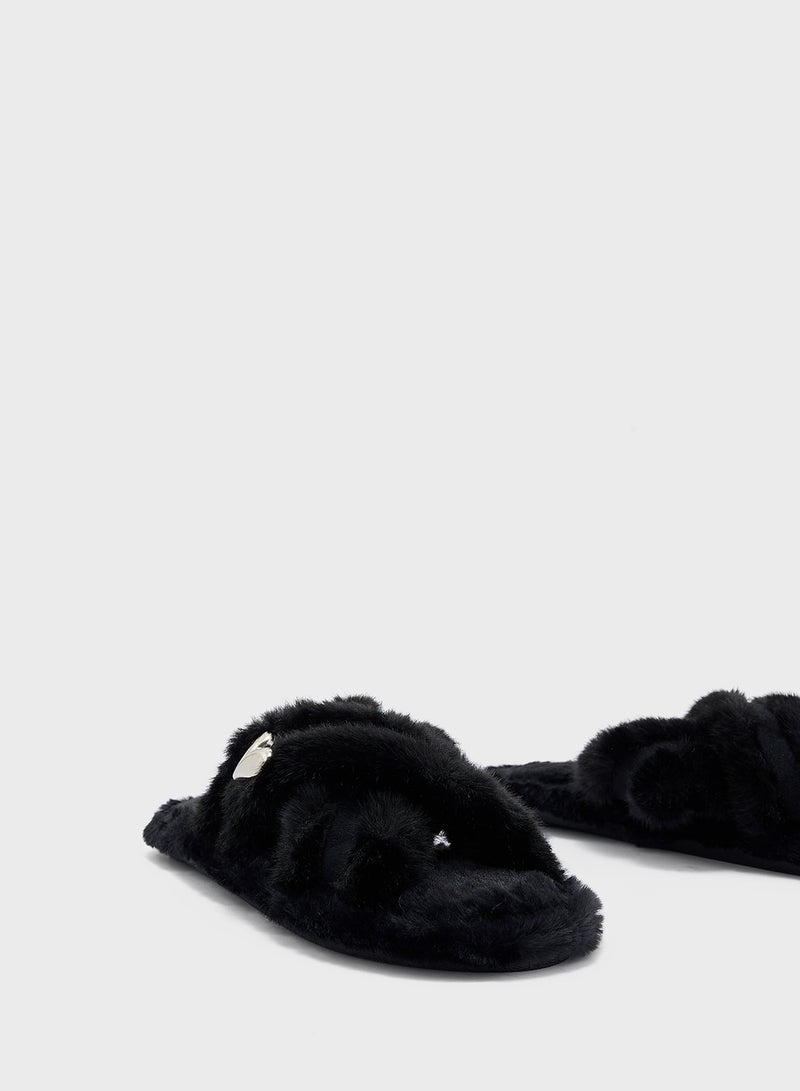 Ginger Heart Trim Crossover Fluffy Bedroom Slipper - Image 4