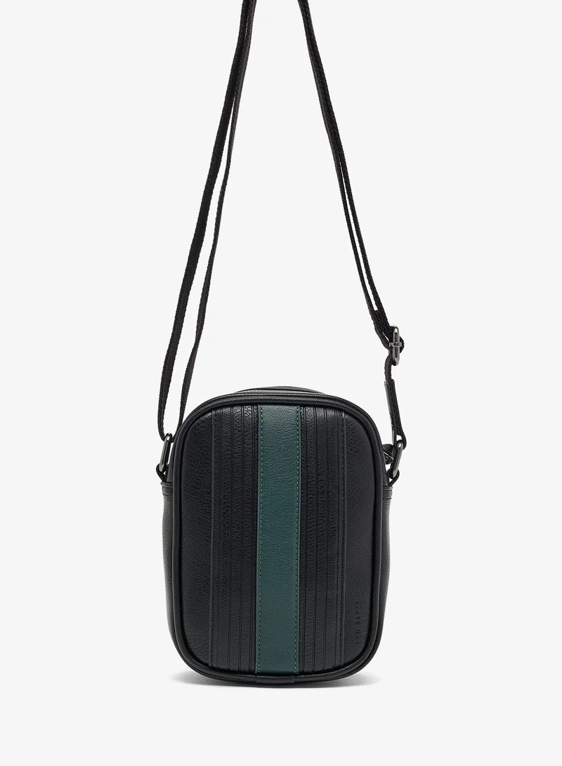 تيد بيكر حقيبة طيران مخططة من البولي يوريثان