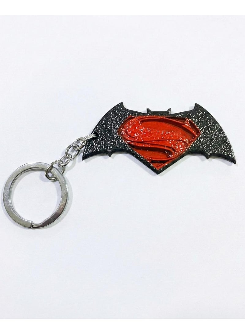 سلسلة مفاتيح بشعار باتمان ضد سوبرمان، أسود وأحمر، بلمسة نهائية لامعة، وحلقة معدنية - Image 2