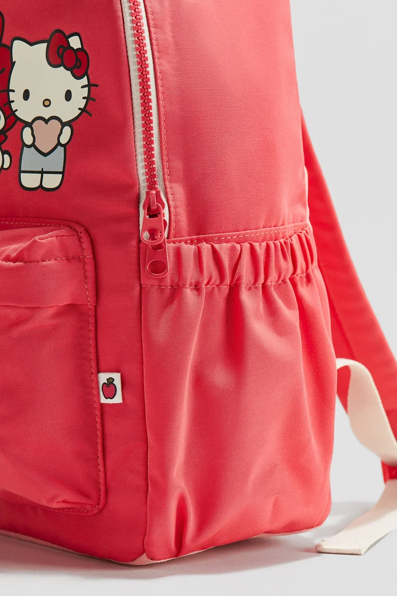 اتش اند ام حقيبة ظهر بطبعة مميزة