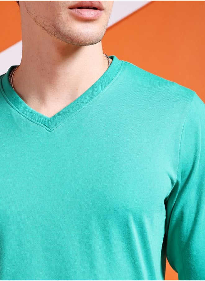 The Indian Garage Co Men Slim Fit Solid V-Neck Tshirt  - Image 4