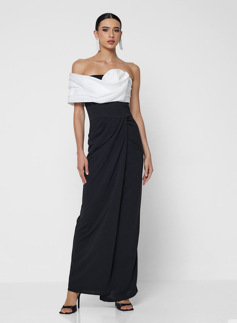 نمشي x فستان بكتف واحد بتفاصيل زهور - Image 1