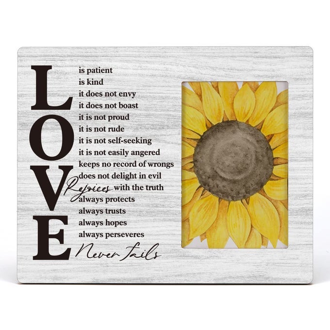 ROMANTIC GIFT LOVE IS PATIENT LOVE IS KIND WOOD PICTURE FRAME INSPIRATIONAL LOVE WOODEN PHOTO FRAME TABLETOP WALL MOUNTING DISPLAY PHOTO 4X6 INCH