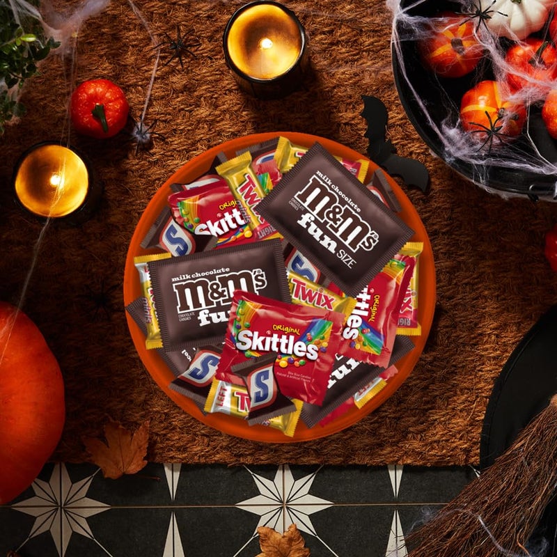 Mars M&M'S Milk Chocolate, SNICKERS, SKITTLES Original & TWIX Fun Size and Minis Individually Wrapped Trick or Treat Halloween Candy Variety Pack, 60 Ct Bulk Bag - Image 4
