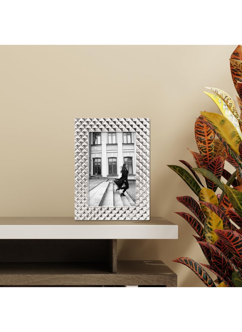 Lawrence Frames Lawrence Frames Diamond Pattern Polished Metal Picture Frame  4x6  Silver  - Image 3
