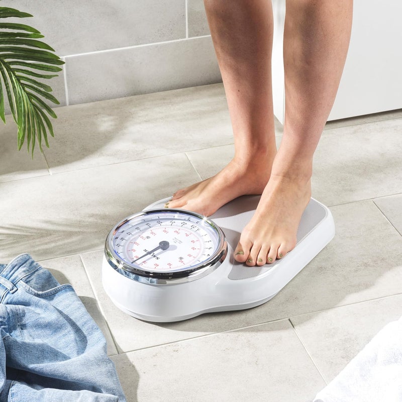 Salter Traditional Mechanical Bathroom Scale Doctors Style Bodyweight Scale Easy Read Dial Weigh Up to 150kg 23 st 7 lb Instant Readings NonSlip Extra Large Platform No Batteries Needed - Image 4
